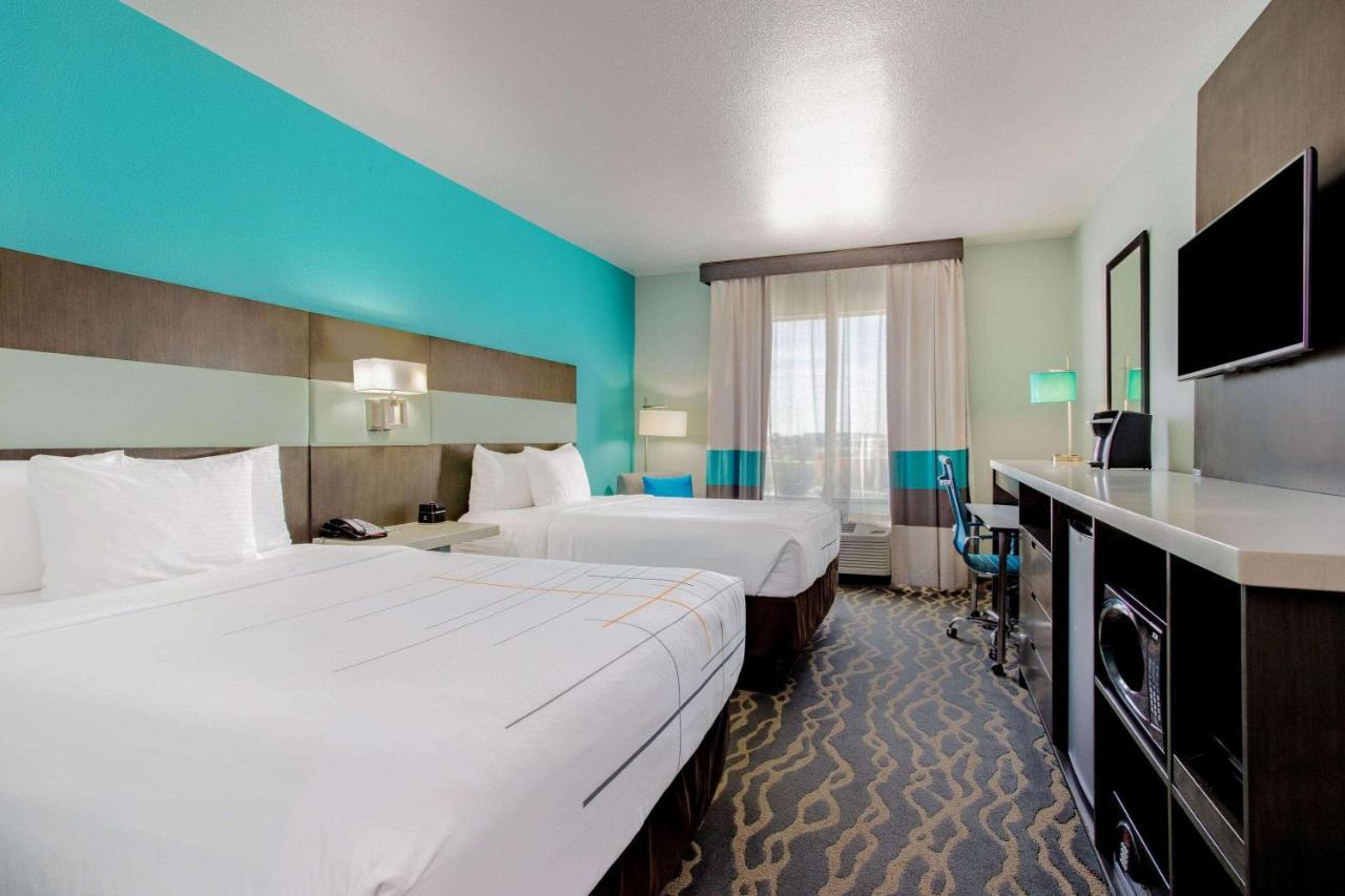 La Quinta Inn & Suites By Wyndham Northlake Ft. Worth Elizabethtown Exterior photo