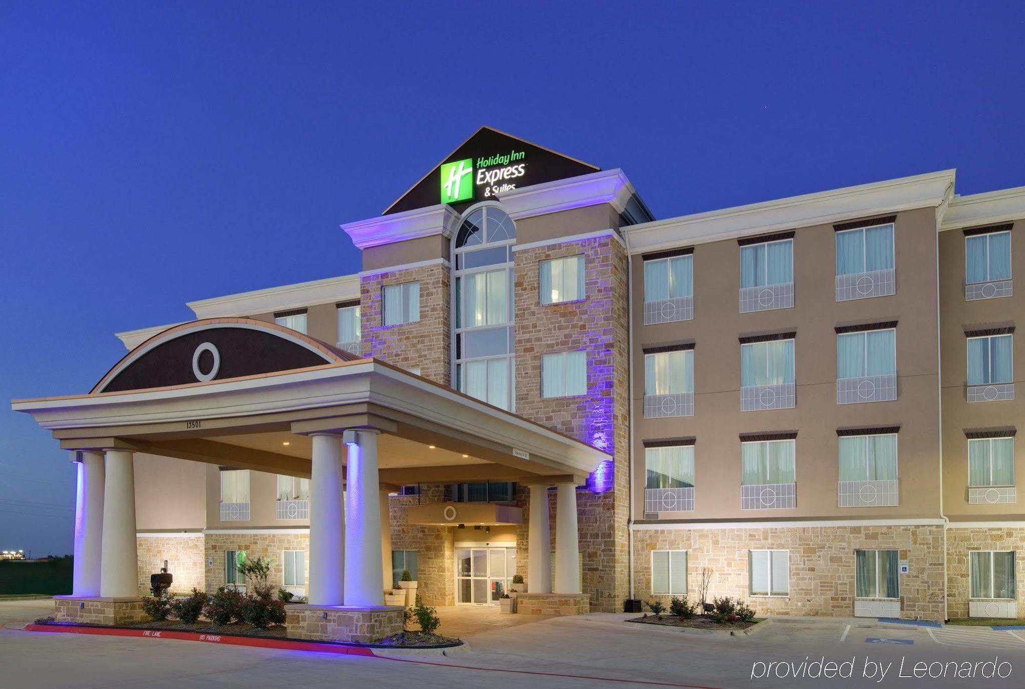 La Quinta Inn & Suites By Wyndham Northlake Ft. Worth Elizabethtown Exterior photo