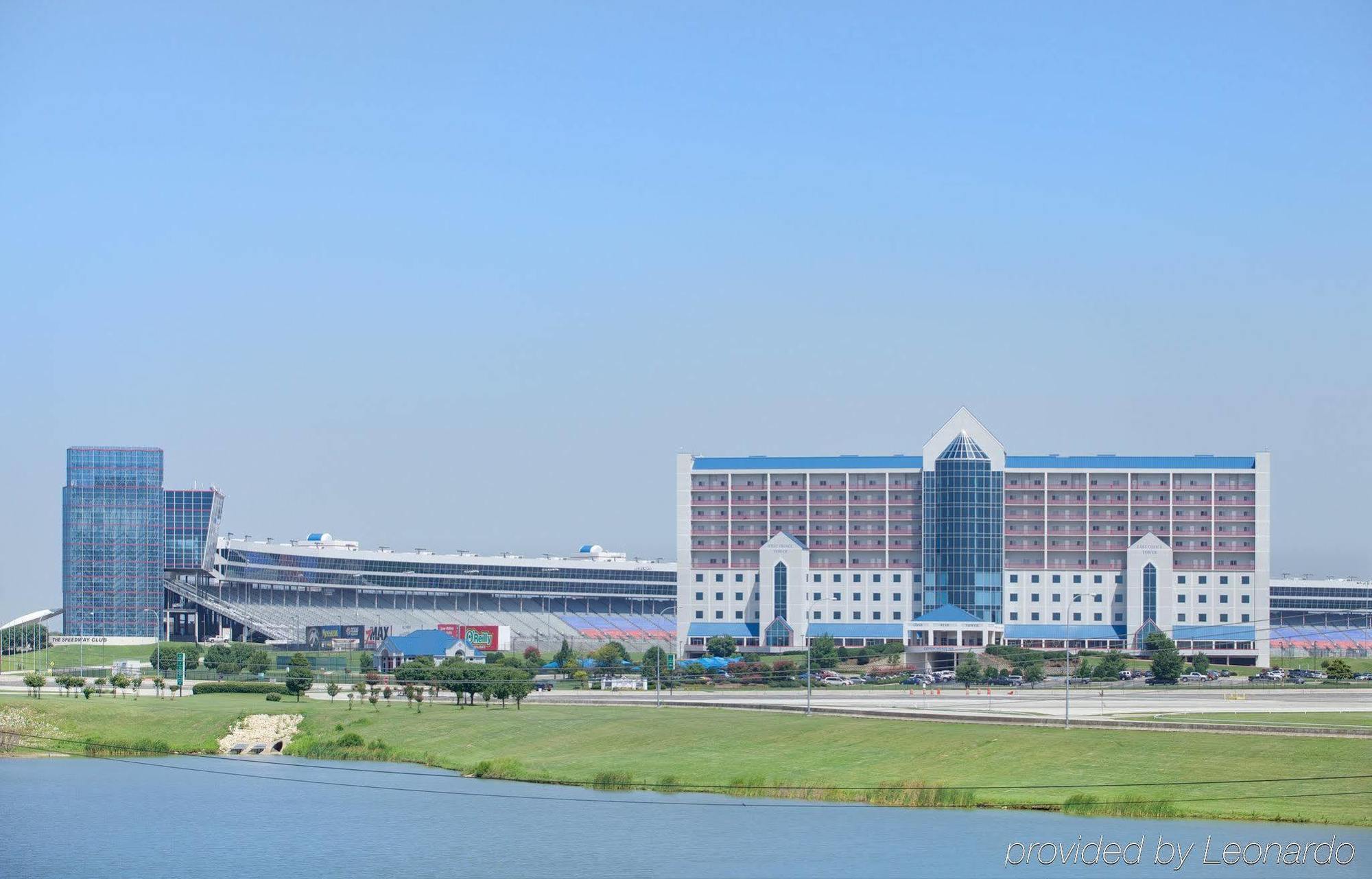 La Quinta Inn & Suites By Wyndham Northlake Ft. Worth Elizabethtown Exterior photo